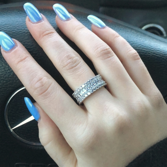 New Silver Inlaid Round & Oval Diamonds Ring - Picture 6 of 6